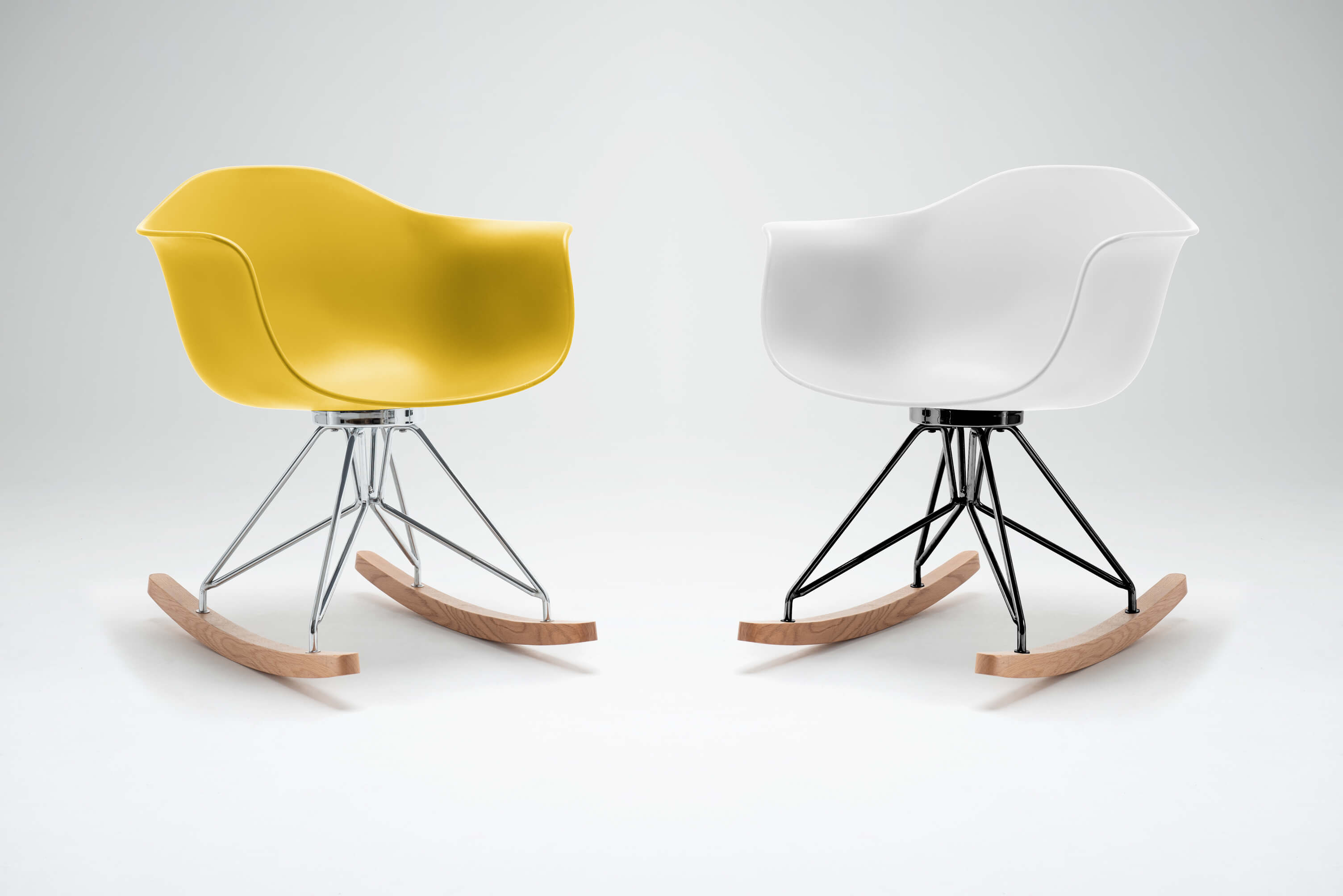 moda-rocking-chair-pair